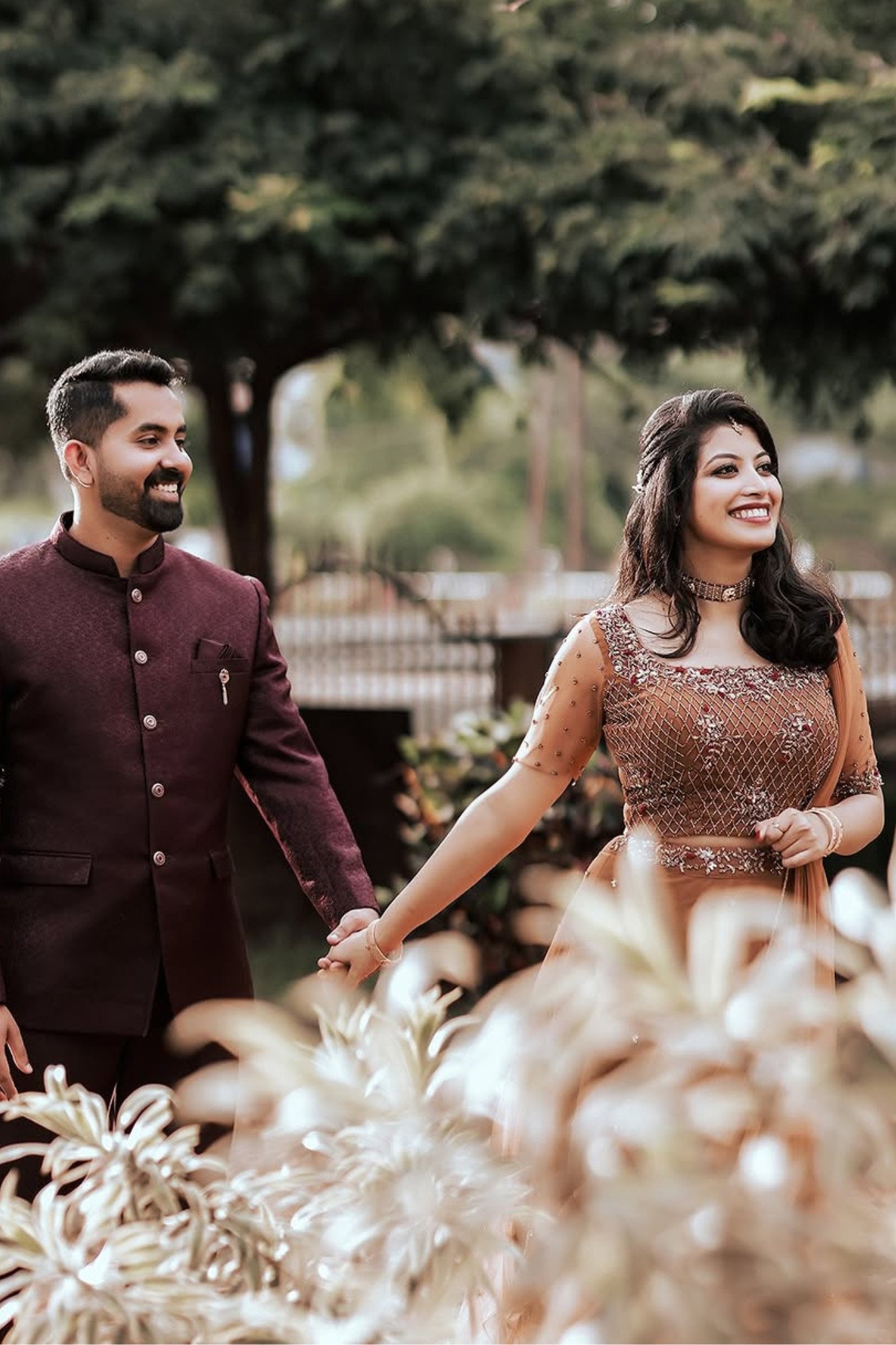 Couple Posing Guide: Natural & Romantic Photo Ideas